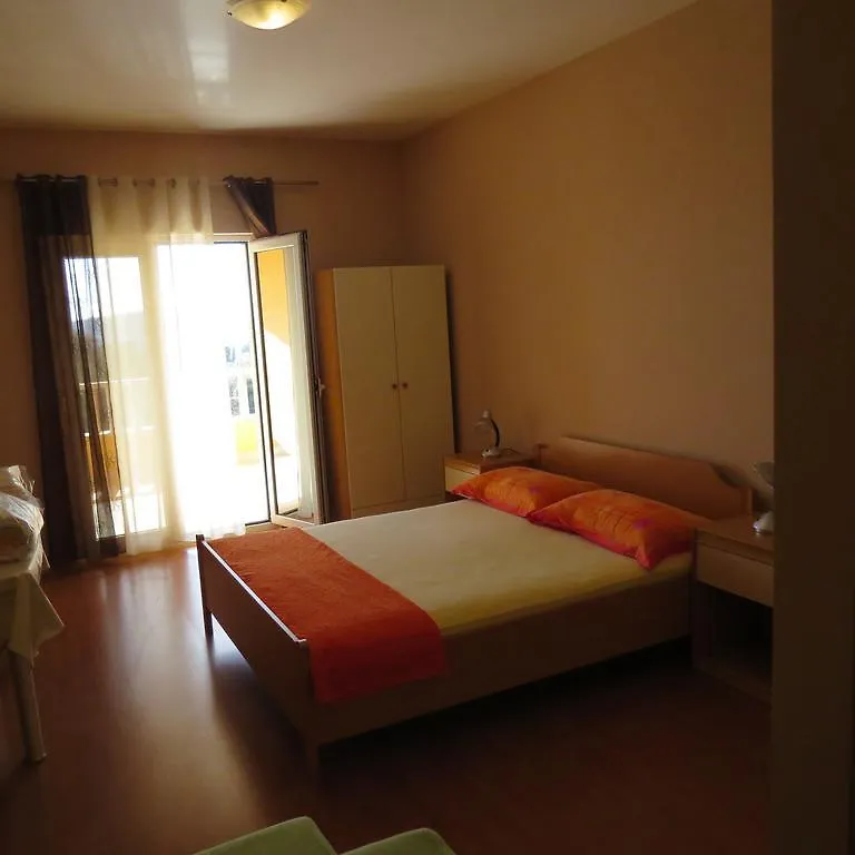 Apartments Meri Seget Vranjica