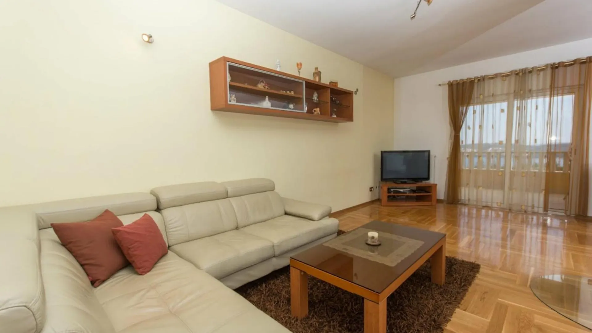 Apartments Meri Seget Vranjica