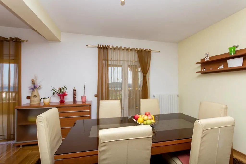 Apartments Meri Seget Vranjica
