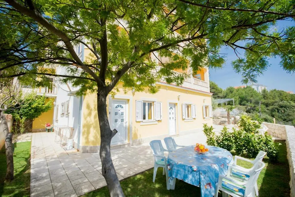 Apartments Meri Seget Vranjica 0*,