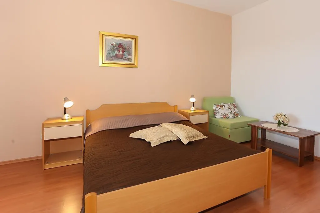 Apartments Meri Seget Vranjica 0*,  Croatia