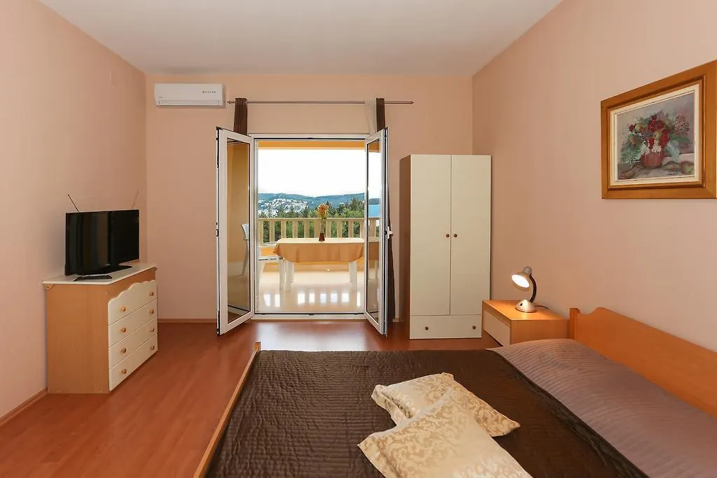 Apartments Meri Seget Vranjica Croatia