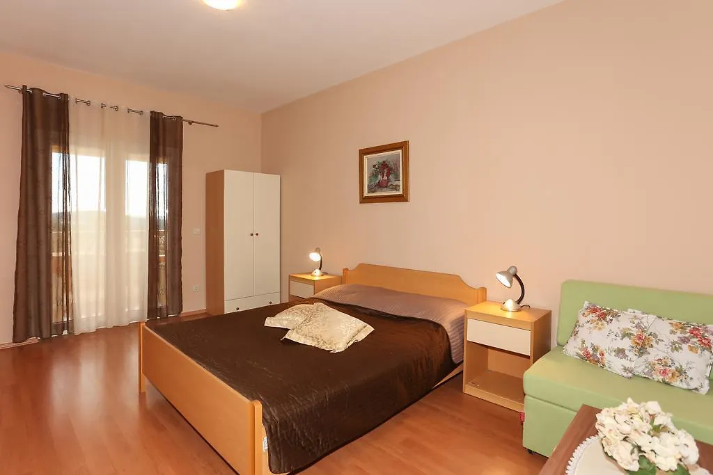 Apartments Meri Seget Vranjica 0*,  Croatia