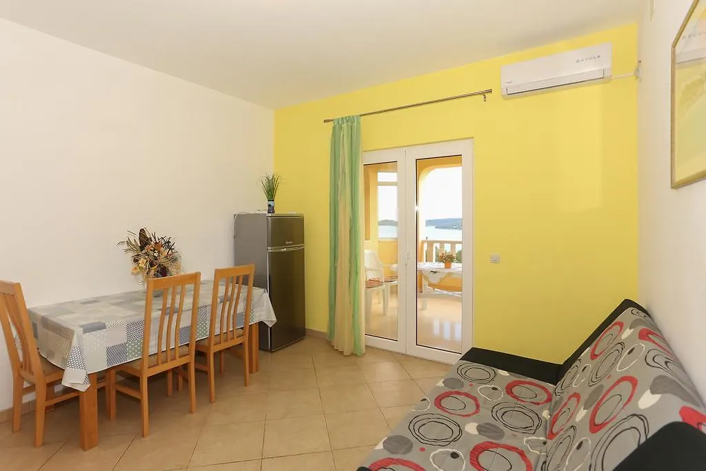Apartments Meri Seget Vranjica 0*,